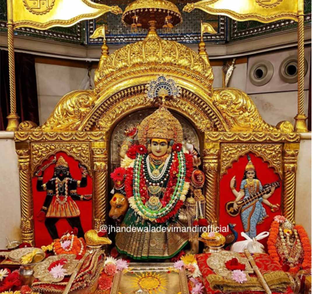 Jhandewalan Devi Temple: झंडेवाला देवी मंदिर में नवरात्र के तीसरे दिन माँ चंद्रघंटा की विधिवत पूजा