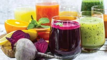 Healthy Drinks for Lungs: प्रदूषण के दौर में रखें फेफड़ों का ख्याल: इन 7 डिटॉक्स ड्रिंक्स से बढ़ेगी इम्युनिटी