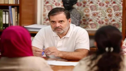प्रदूषण पर सख्त कार्रवाई की मांग, Rahul Gandhi बोले—“बच्चे जहरीली हवा में जी रहे हैं”