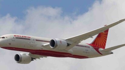 Air India News : तकनीकी खराबी के बाद एयर इंडिया की दिल्ली–मुंबई उड़ान की इमरजेंसी लैंडिंग कराई गयी