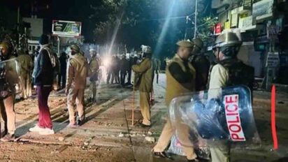 Chomu Violence : चौमू में धार्मिक स्थल के पास पत्थर हटाने को लेकर हिंसा, 24 घंटे के लिए इंटरनेट सेवाएं निलंबित