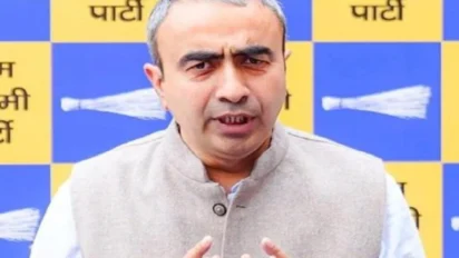दिल्ली की जहरीली हवा पर सियासी तकरार तेज, LG के पत्र को लेकर AAP का करारा जवाब