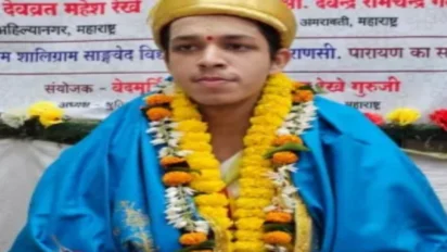 Devvrat Mahesh Rekhe: 50 दिनों में पूरे किए 2000 वैदिक मंत्र