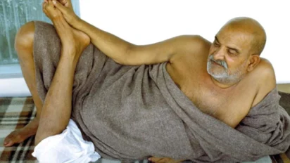 Neem Karoli Baba Teachings: नीम करोली बाबा की 6 जीवन-परिवर्तनकारी सीखें, जो मन को देती हैं शांति और दिशा
