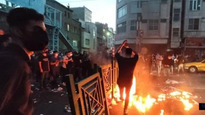 Iran Protest: ईरान में सख्ती बरकरार, ट्रंप की चेतावनी को खामेनेई ने किया नजरअंदाज