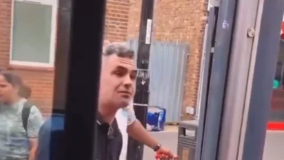 Ireland Bus Viral Video: यात्री ने चालक पर थूका, धार्मिक असहिष्णुता पर बहस तेज