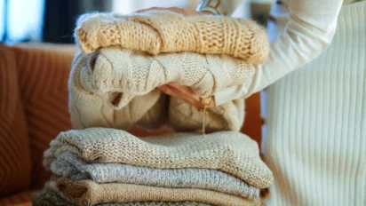 ऊनी कपड़े (Woolen Clothes) स्टोर करने का सही तरीका: 10 जरूरी टिप्स