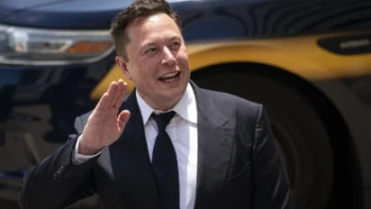 Elon Musk Nears Trillion-Dollar Milestone as Net Worth Soars to $850 Billion
