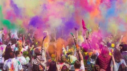 Holi 2026: रंग खेलने से पहले करें ये 3 शुभ काम, घर में आएगी सुख-समृद्धि