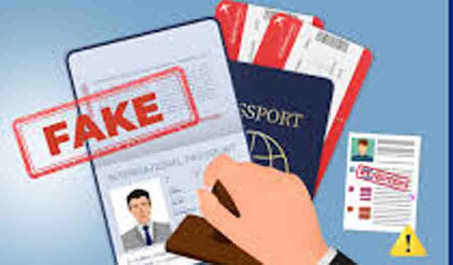 Fake ID racket busted: Maker of fake documents arrested, fake mark sheets and equipment seized