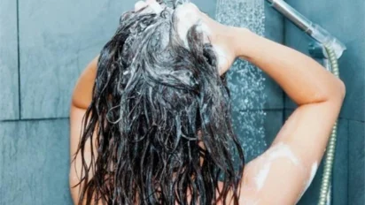Summer Hair Care Tips: गर्मियों में बालों को रखें हेल्दी