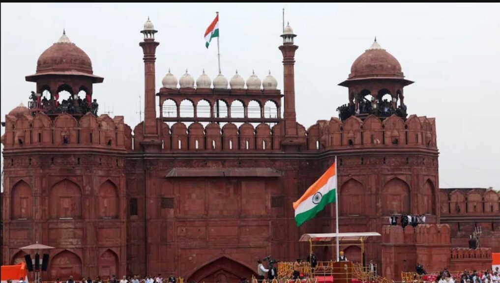 15 अगस्त तक बंद रहेगा लाल किला, एक महीने तक पर्यटकों की एंट्री पर रोक